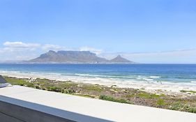 Dolphin Beach H301